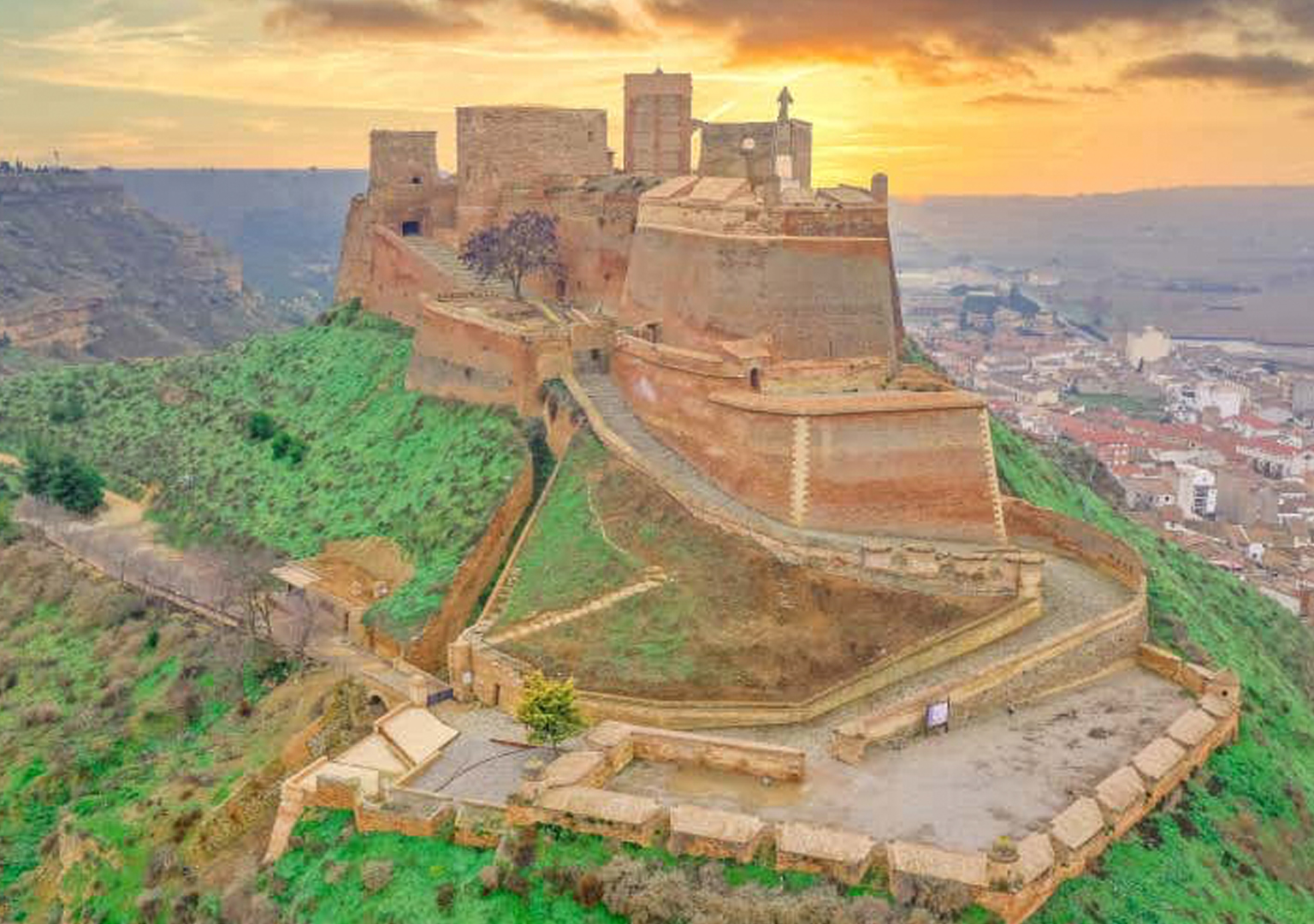 MITIGACIÓN DE ESCORRENTÍAS EN EL CASTILLO DE MONZÓN (HUESCA)